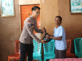 Satgas Humas Ops Damai Cartenz-2025 Sambangi Warga Hamadi, Imbau Jaga Kamtibmas